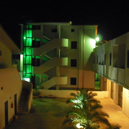 Albergo 2 Pini Роди-Гарганико Экстерьер фото